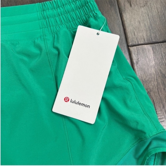 Lululemon NWT Hotty Hot High-Rise Lined Short 4" Kelly Green - Picture 5 of 10